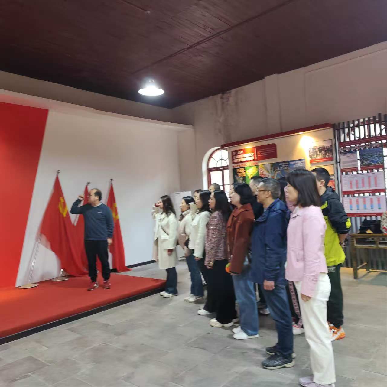 说明: D:\我的文档\Documents\Tencent Files\17177506\nt_qq\nt_data\Pic\2024-11\Ori\982127ec353880479756b4728aa0ddd3.jpg